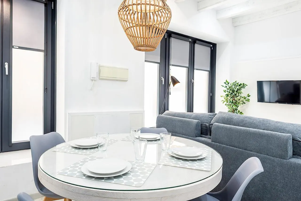 Alohamundi F&G Apartment Seville 0*,  Spain