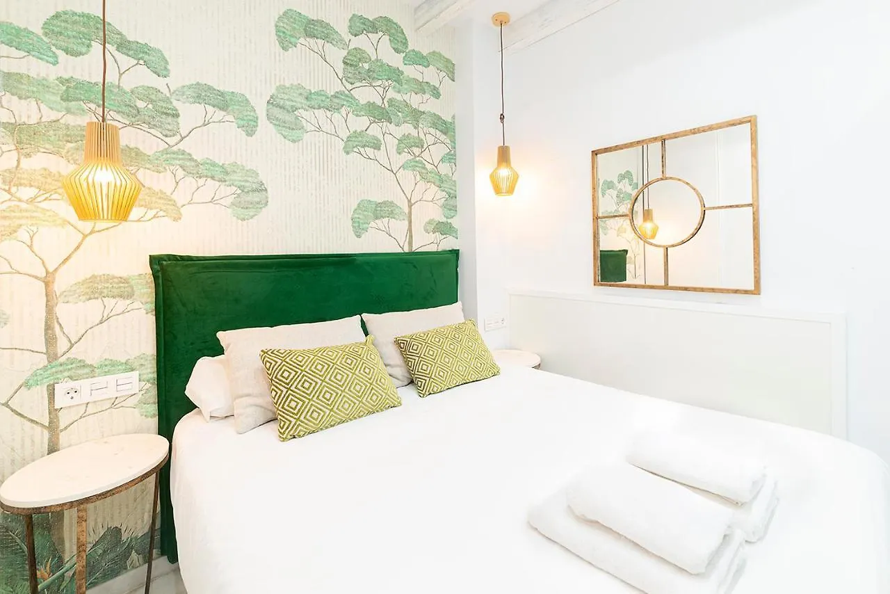 Alohamundi F&G Apartment Seville 0*,